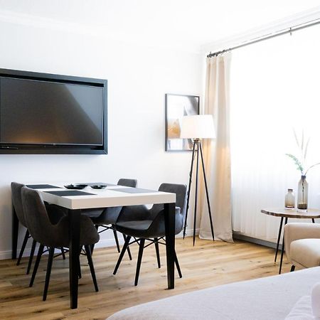 Strandnahe Ferienwohnung - Sehr Modern Und Hochwertig Eingerichtet, Inklusive Parkplatz, Gartenzugang Und Fahrradunterstellmoeglichkeit ชาร์บอยท์ซ ภายนอก รูปภาพ