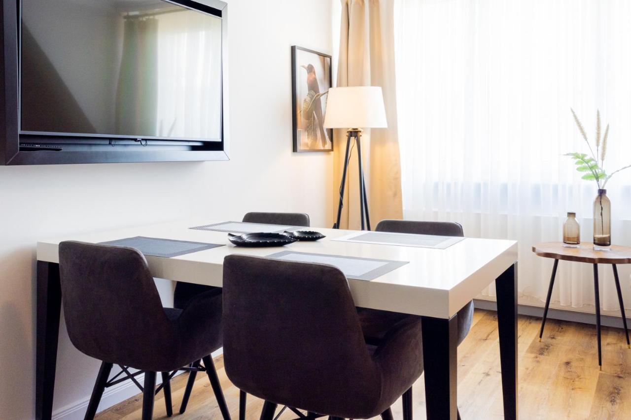 Strandnahe Ferienwohnung - Sehr Modern Und Hochwertig Eingerichtet, Inklusive Parkplatz, Gartenzugang Und Fahrradunterstellmoeglichkeit ชาร์บอยท์ซ ภายนอก รูปภาพ