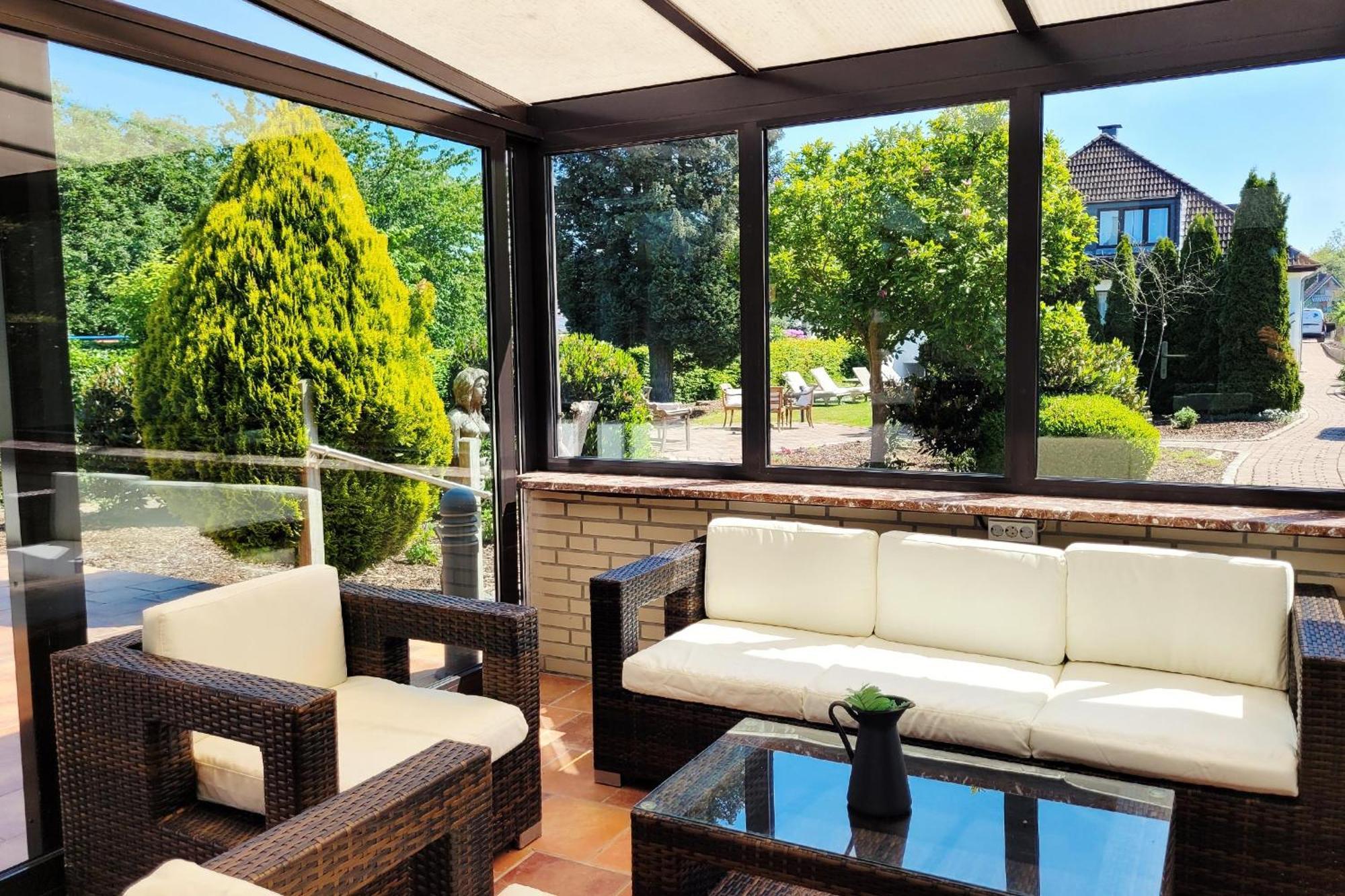 Strandnahe Ferienwohnung - Sehr Modern Und Hochwertig Eingerichtet, Inklusive Parkplatz, Gartenzugang Und Fahrradunterstellmoeglichkeit ชาร์บอยท์ซ ภายนอก รูปภาพ